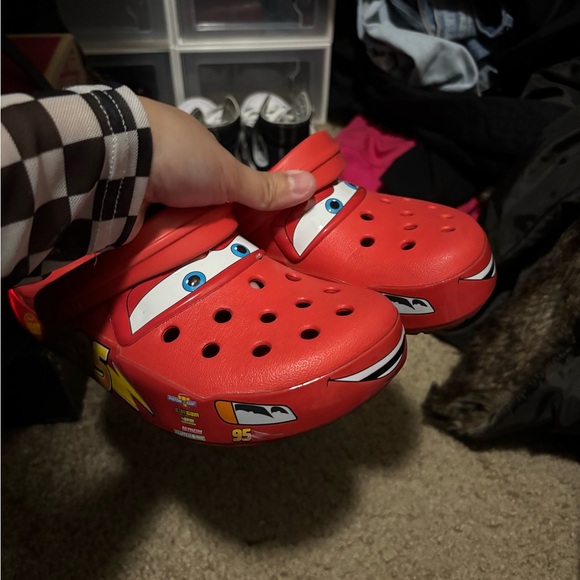 Lightning McQueen CROCS - Picture 4 of 4